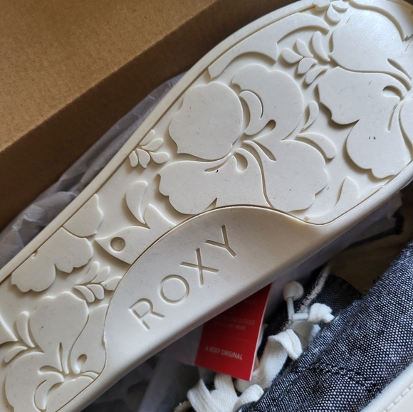 Roxy Bayshore slip on shoes Size 7.5 - Picture 4 of 5